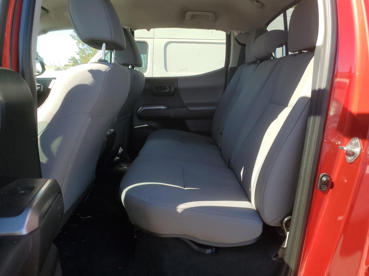 2018 Toyota Tacoma - Image 10