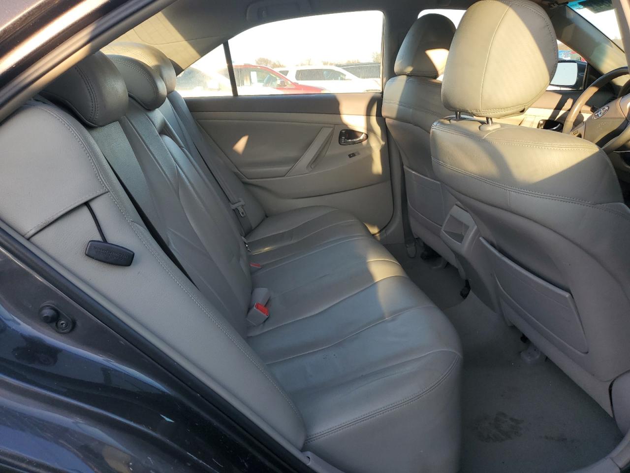2011 Toyota Camry - Image 10