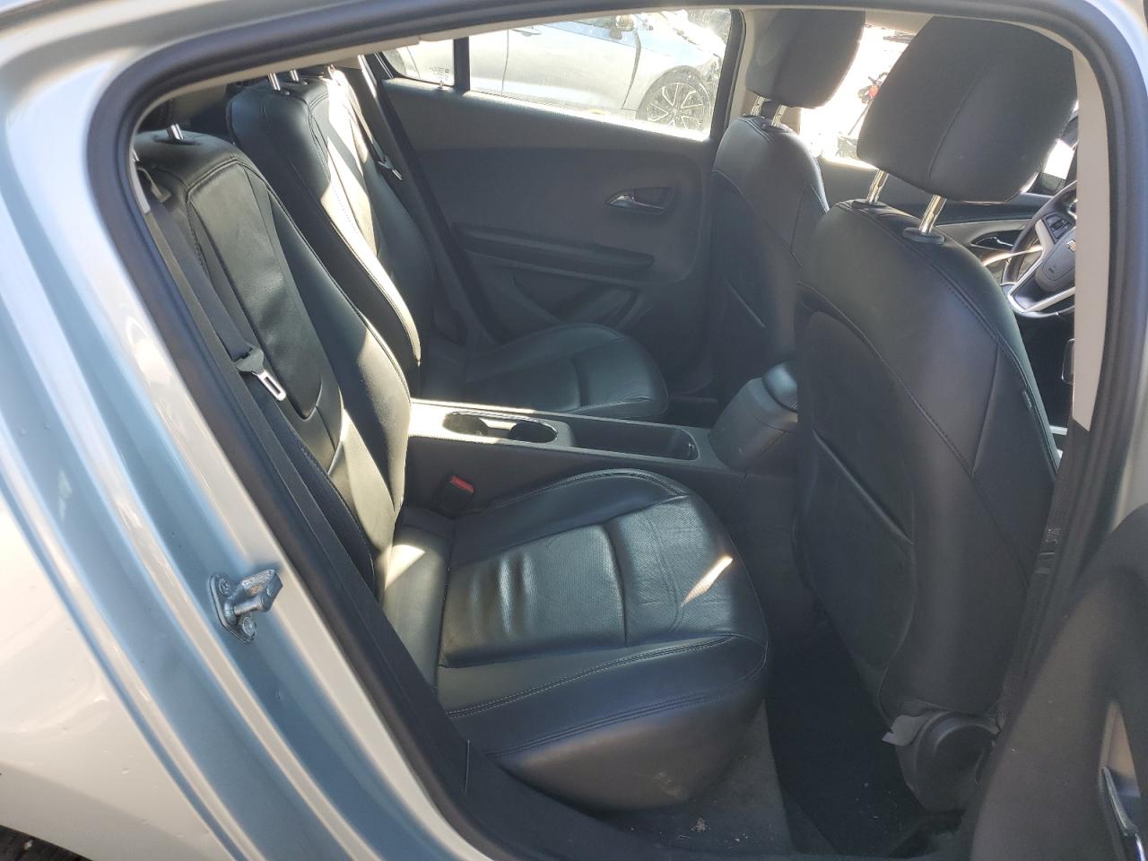 2011 Chevrolet Volt - Image 10
