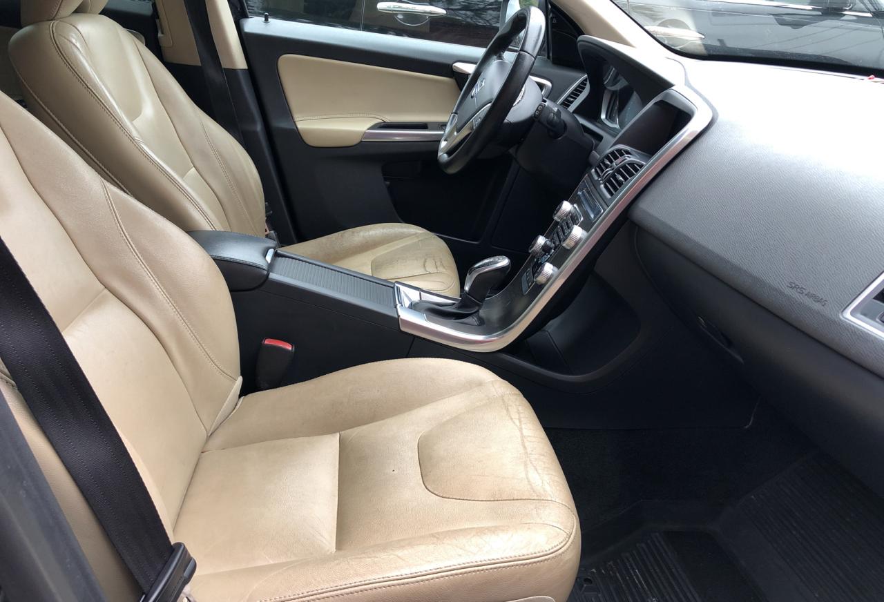 2016 Volvo XC60 - Image 5
