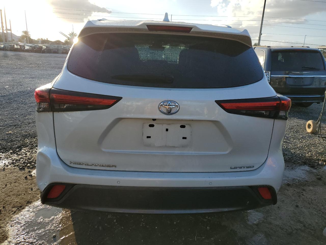 2020 Toyota Highlander - Image 6