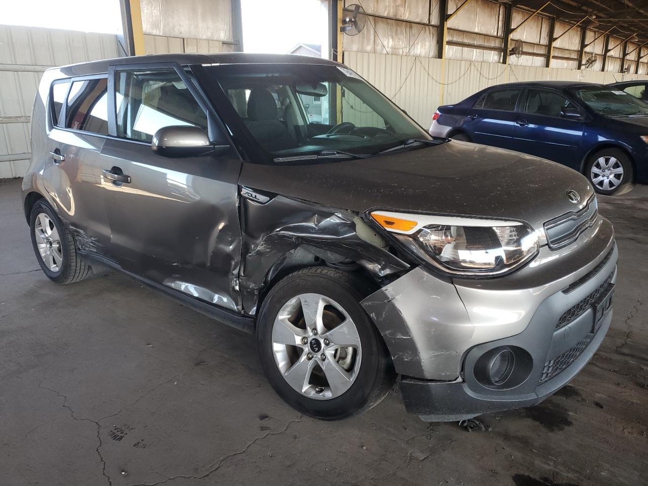 VIN KNDJN2A25H7472523 2017 KIA SOUL no.4