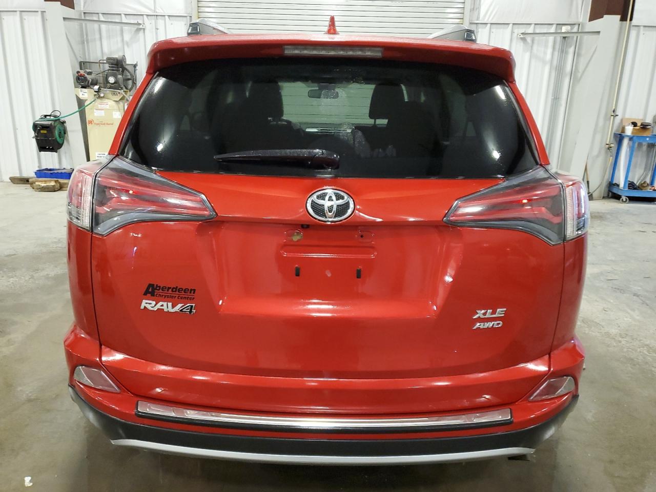 VIN JTMRFREV5HJ134040 2017 TOYOTA RAV4 no.6