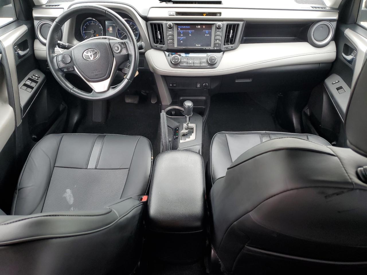 2016 Toyota RAV 4 - Image 8