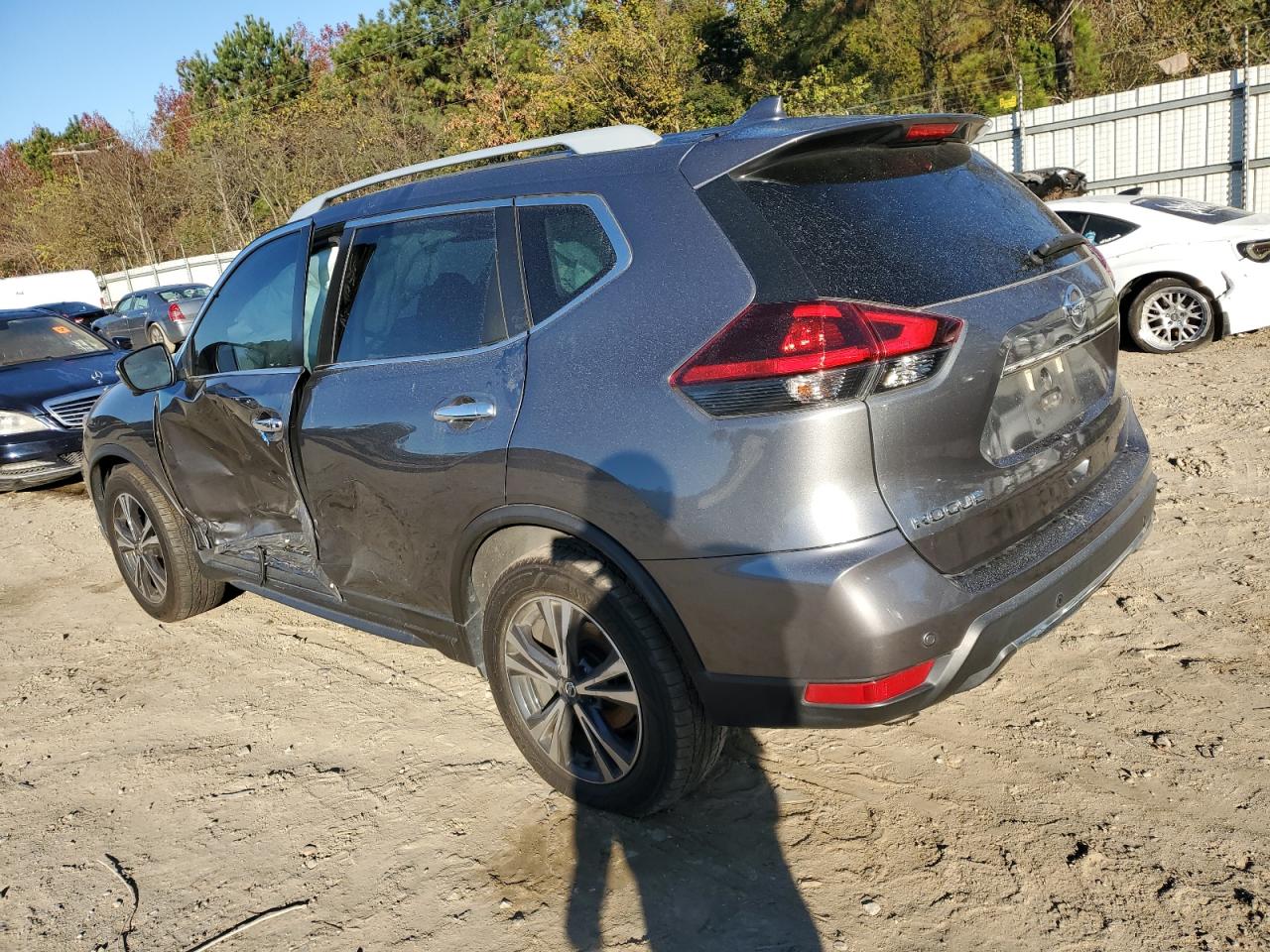 2020 Nissan Rogue - Image 2