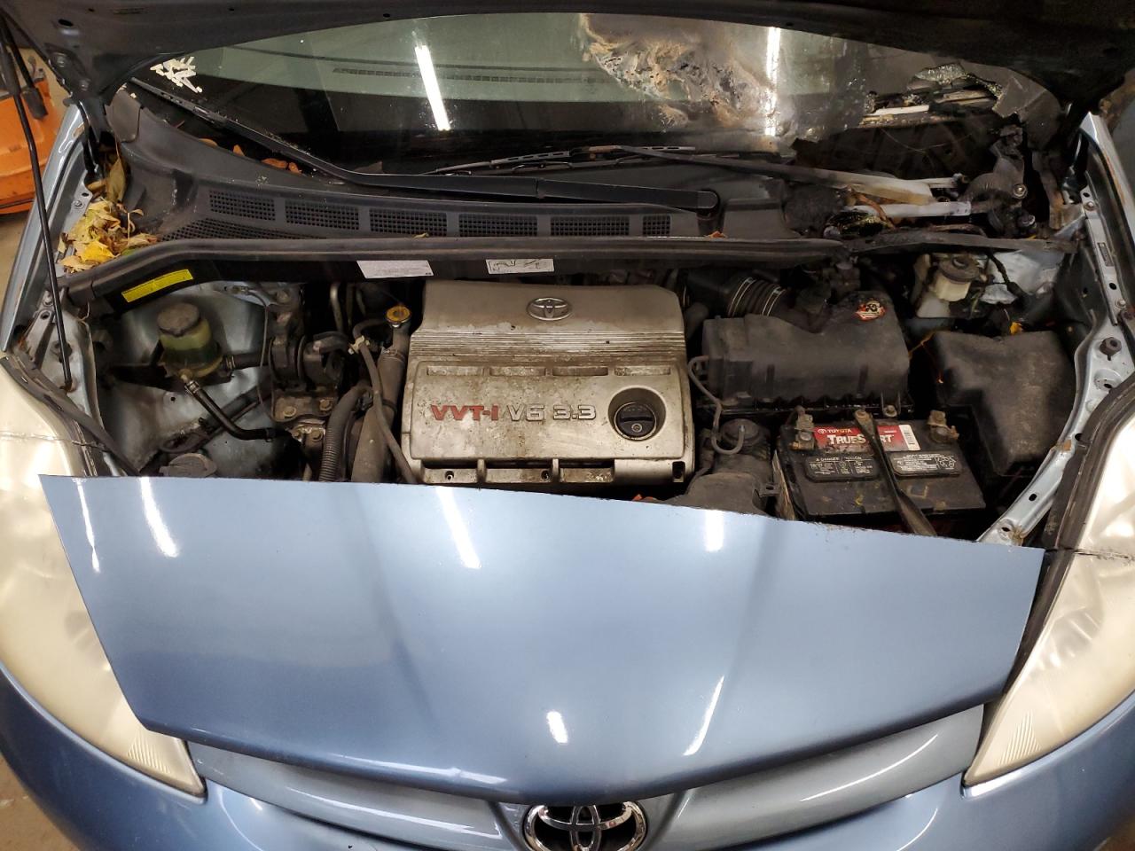 2006 Toyota Sienna - Image 13