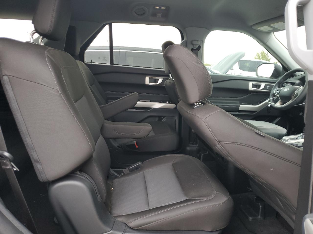 2023 Ford Explorer - Image 11