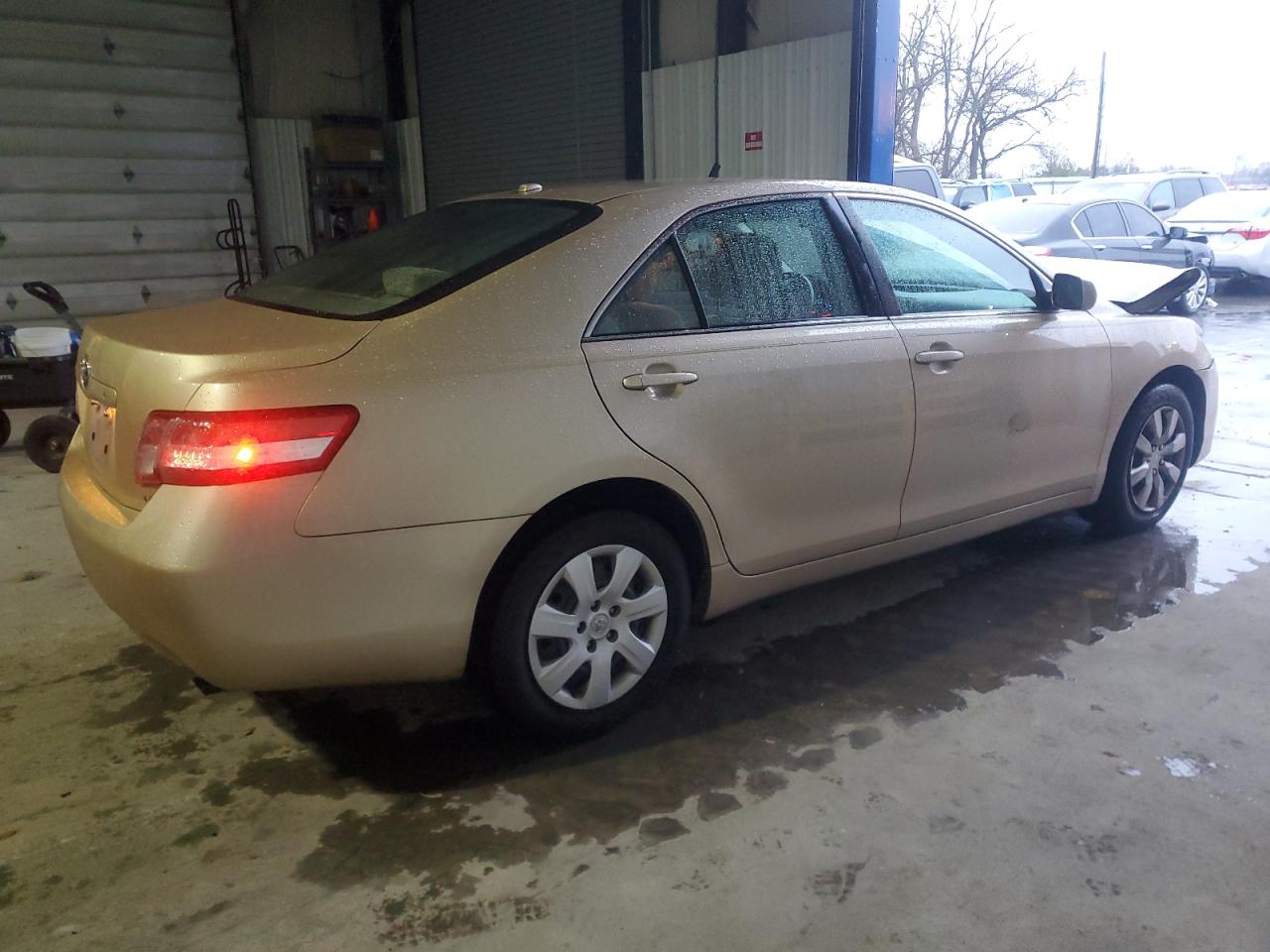 2010 Toyota Camry - Image 3