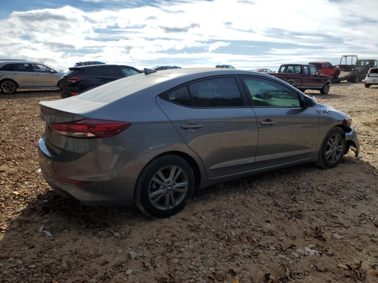 VIN 5NPD84LF1JH299486 2018 HYUNDAI ELANTRA no.3