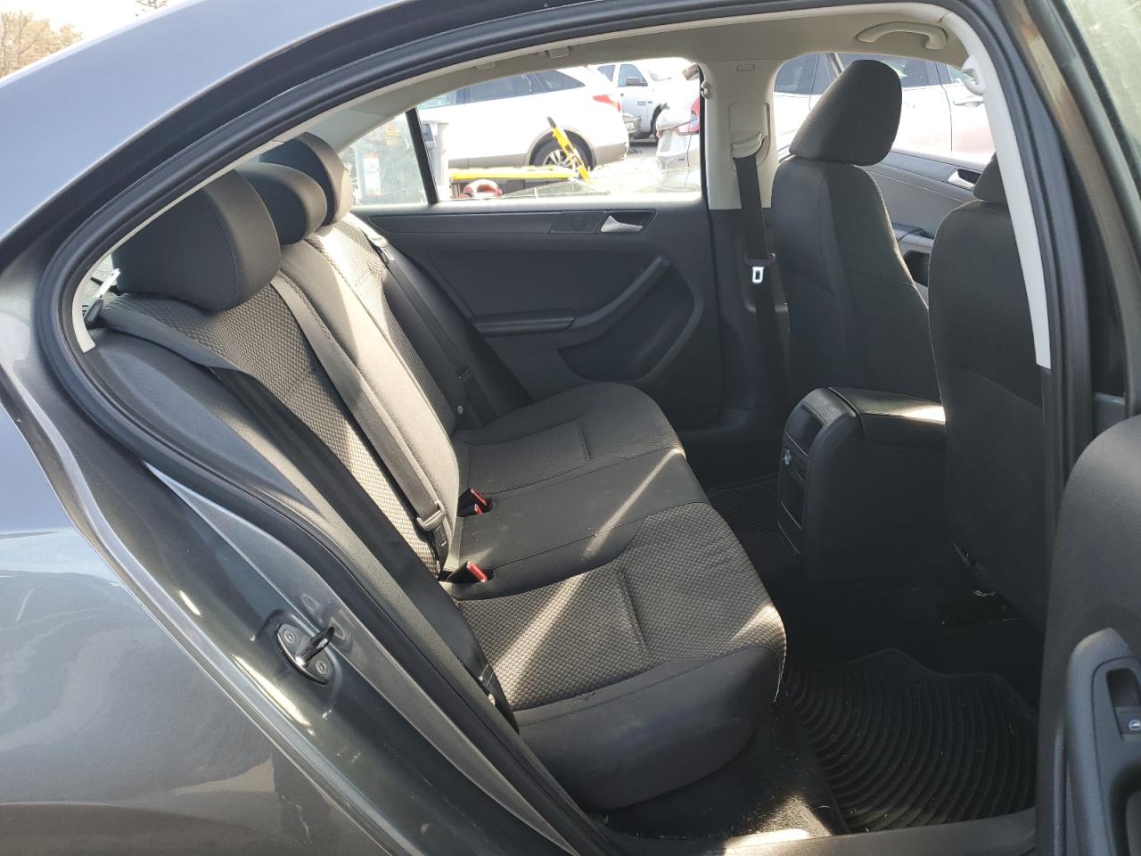 2014 Volkswagen Jetta - Image 10