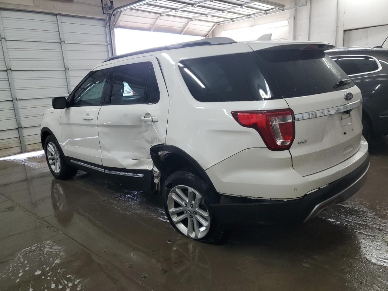 2017 Ford Explorer - Image 2