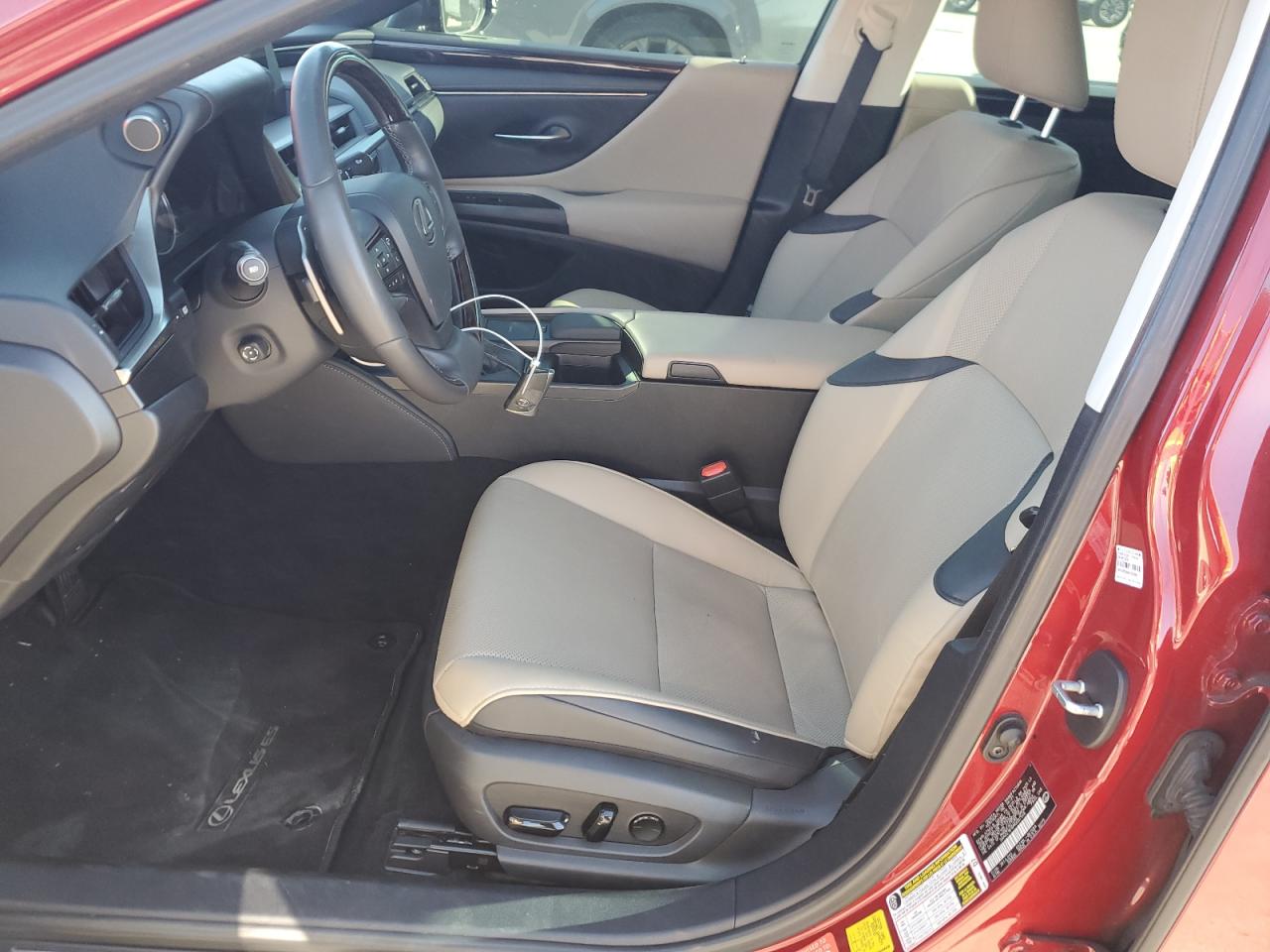2021 Lexus ES - Image 7