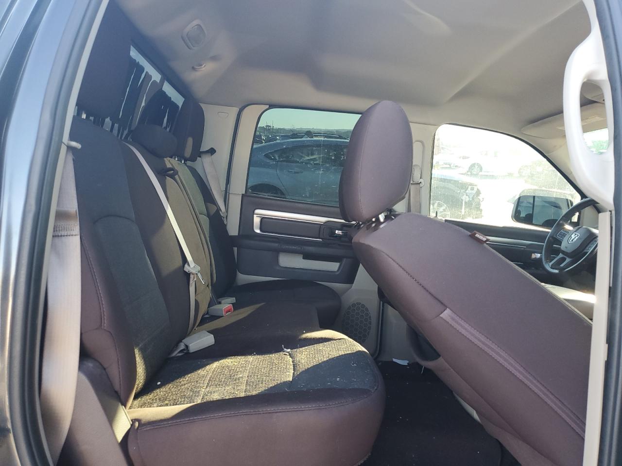 2014 RAM 1500 - Image 10