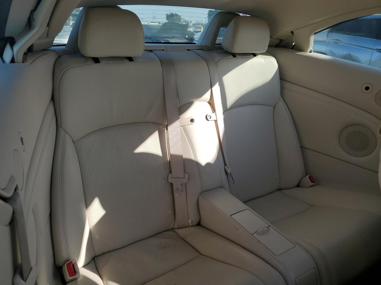 2010 Lexus IS - Image 10