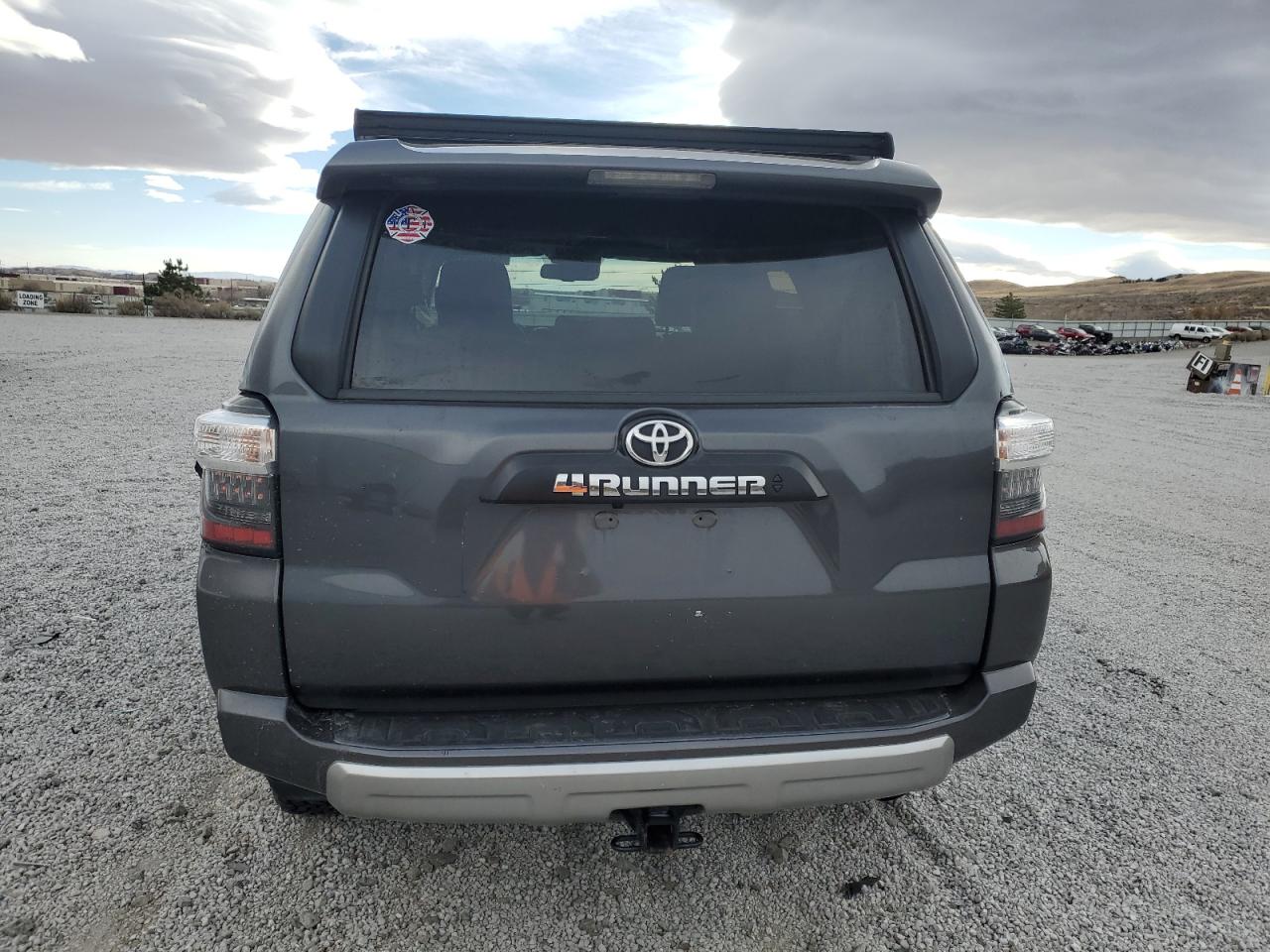 2020 Toyota 4Runner Sr5/Sr5 Premium VIN: JTEBU5JR9L5793129 Lot: 81621274