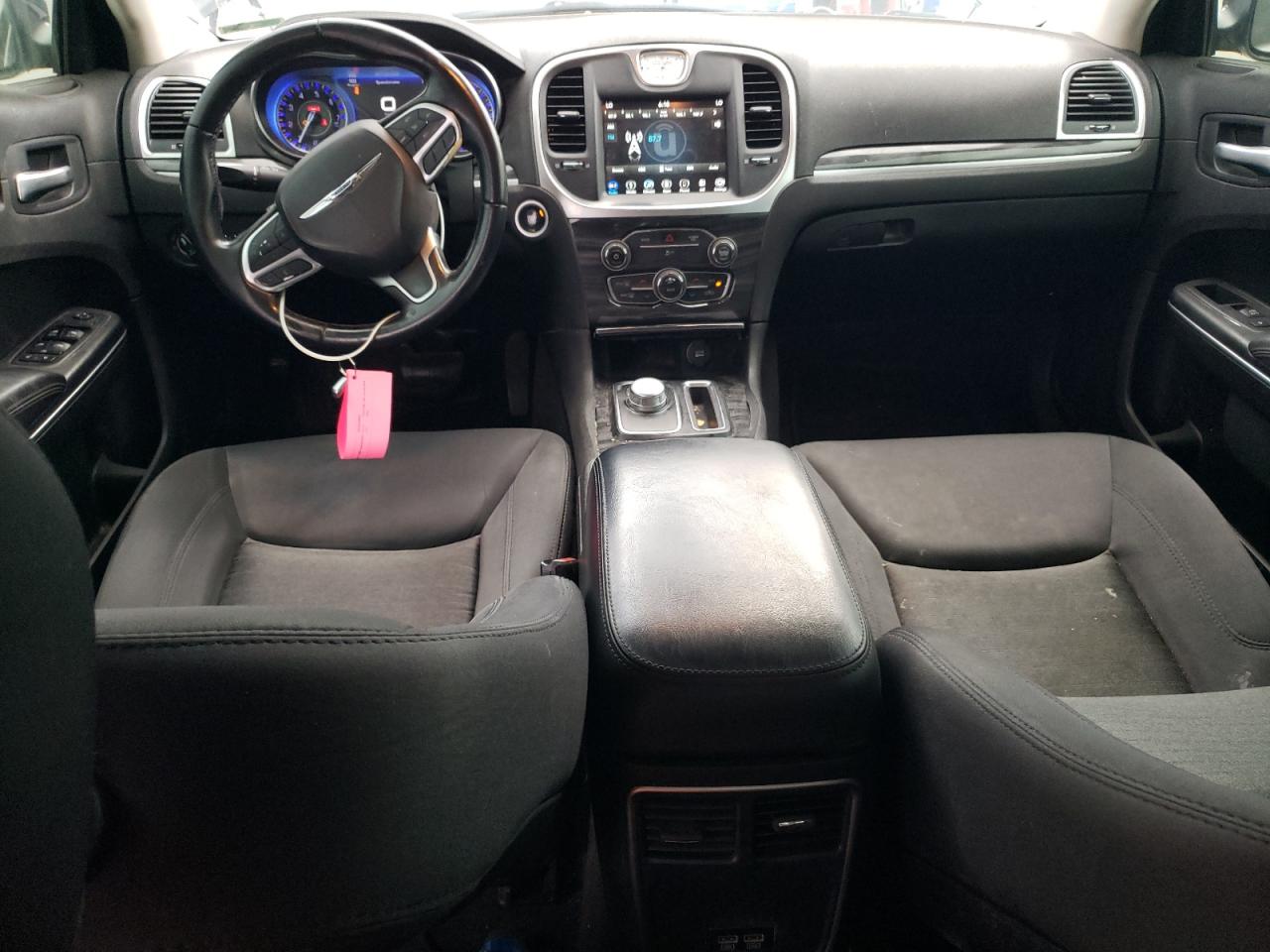 2018 Chrysler 300 - Image 8