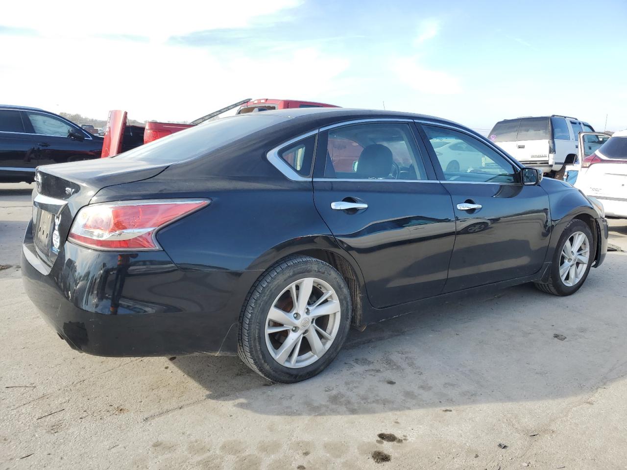 2014 Nissan Altima - Image 3