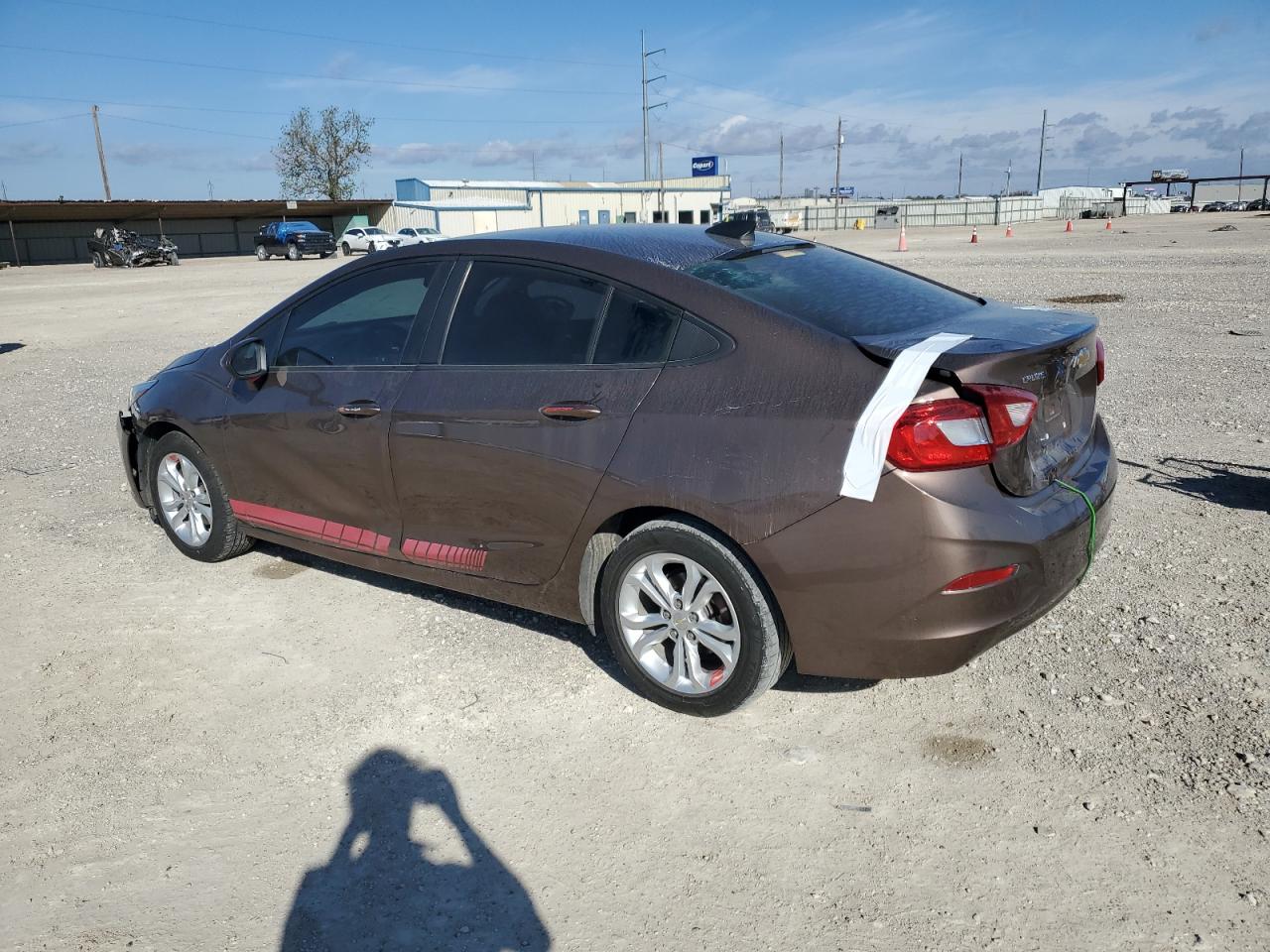 2019 Chevrolet Cruze - Image 2