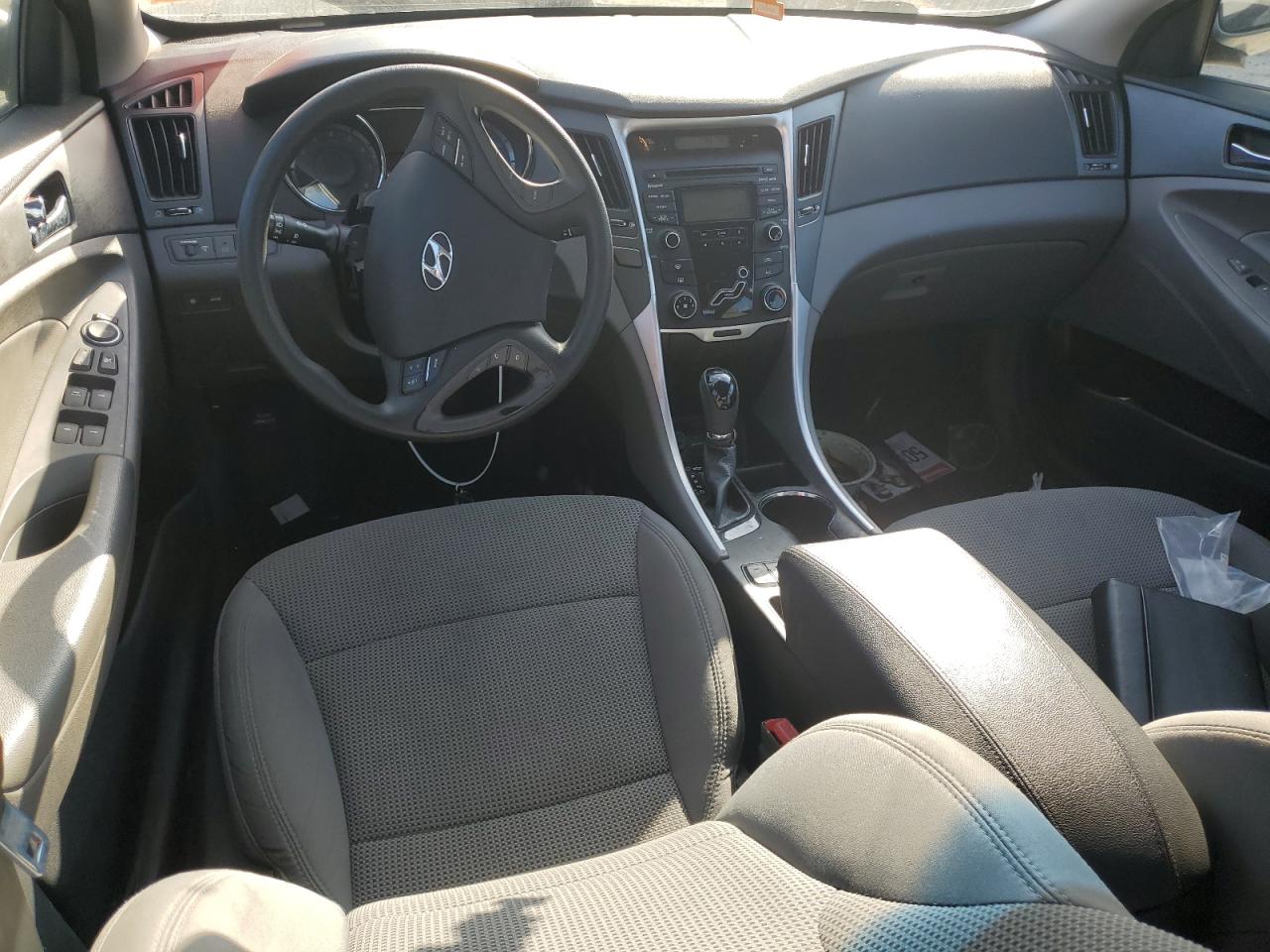 2013 Hyundai Sonata - Image 8