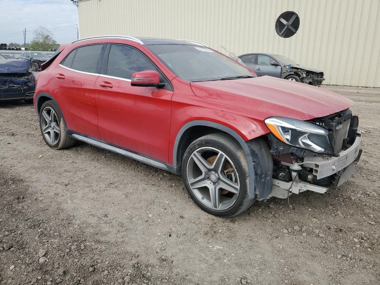 VIN WDCTG4GB1GJ198528 2016 MERCEDES-BENZ GLA-CLASS no.4