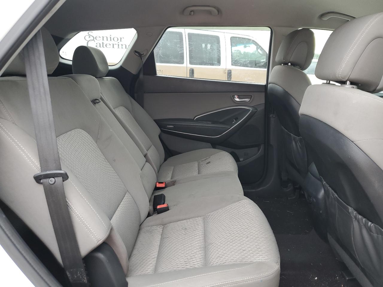 2017 Hyundai Santa Fe - Image 11