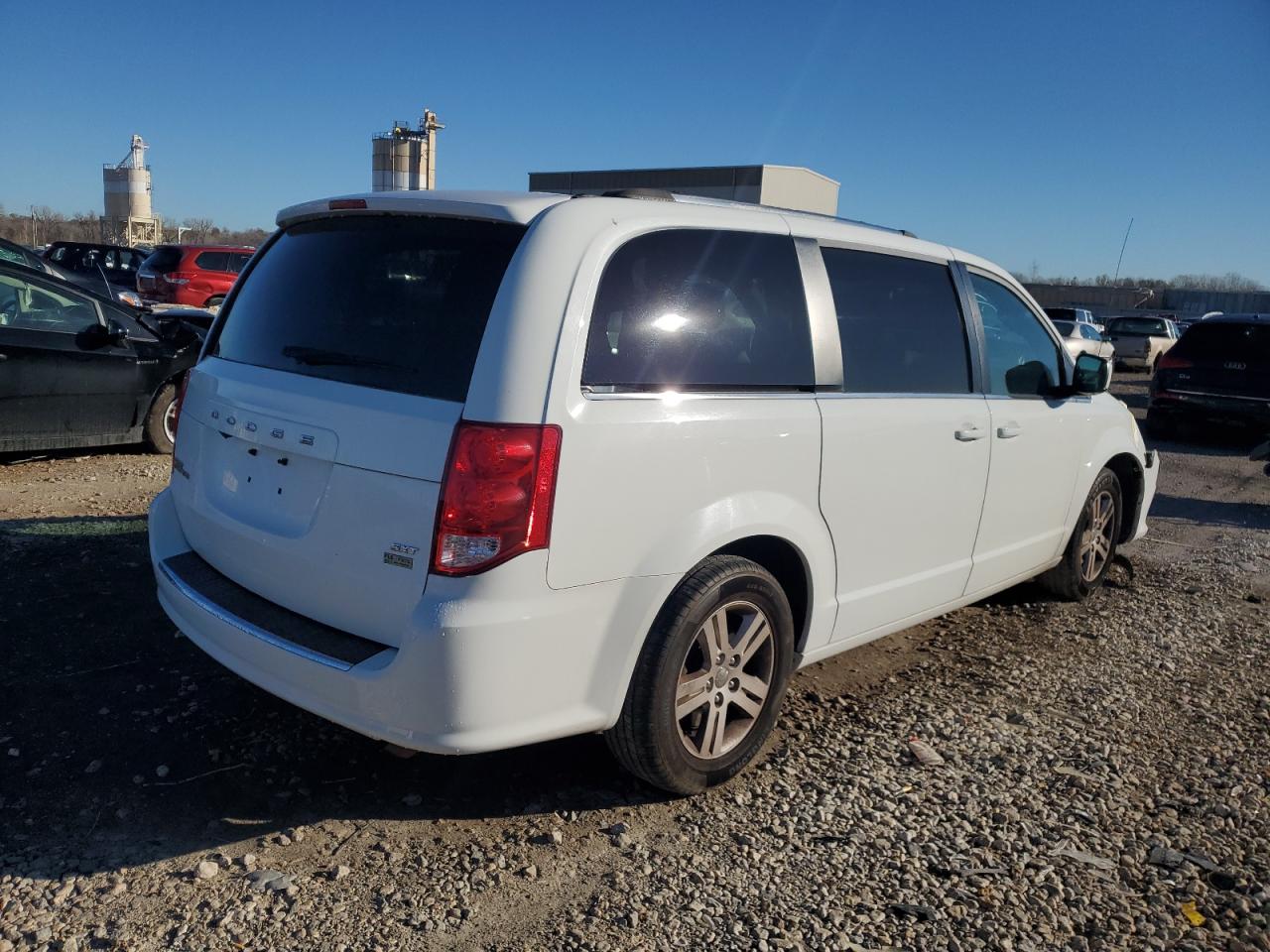 2019 Dodge Caravan - Image 3