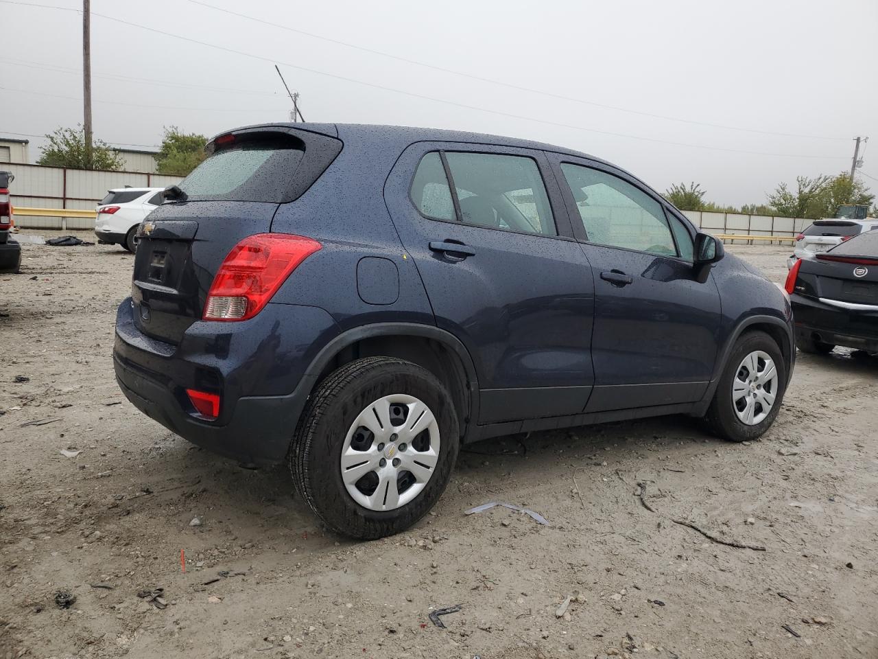 VIN 3GNCJKSB9JL305299 2018 CHEVROLET TRAX no.3