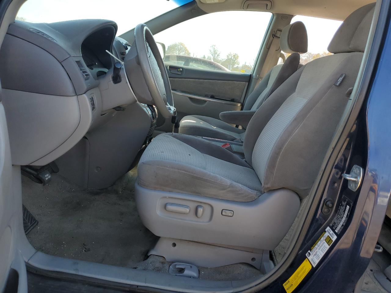 2007 Toyota Sienna - Image 7