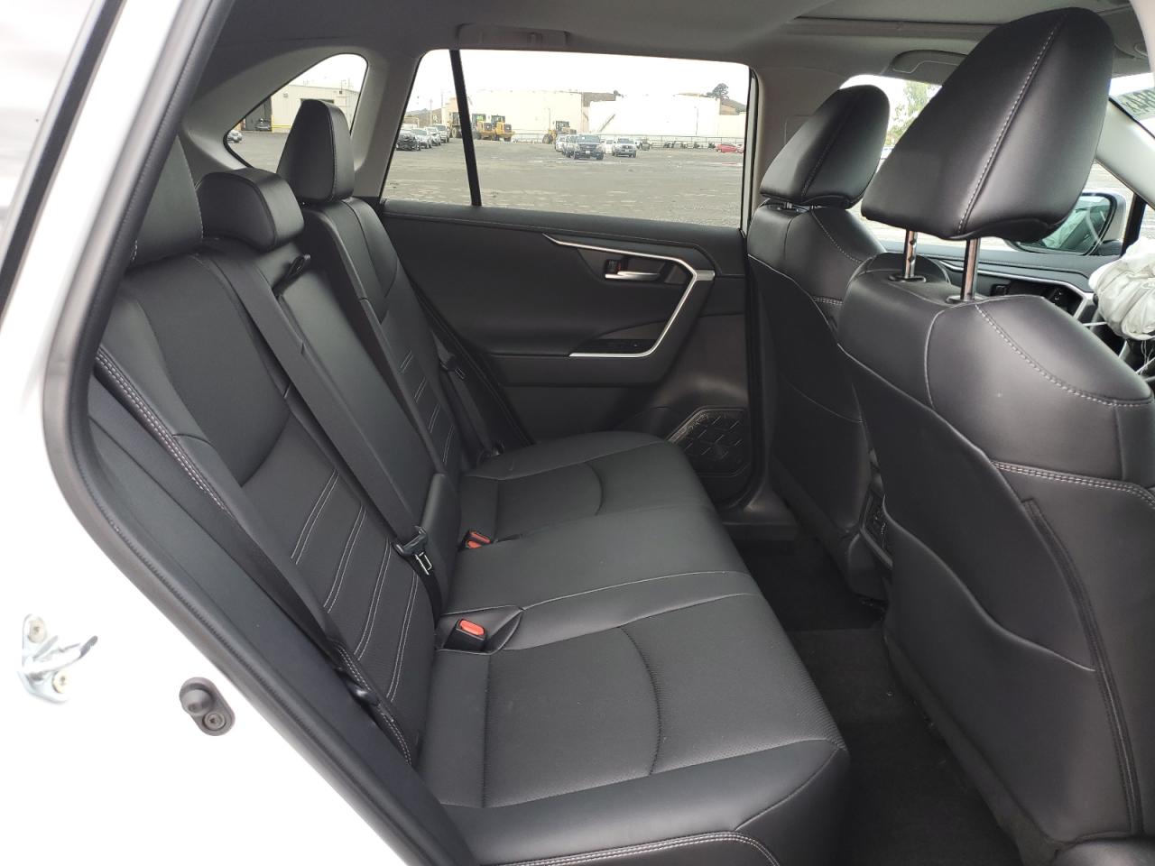 2023 Toyota RAV 4 - Image 11