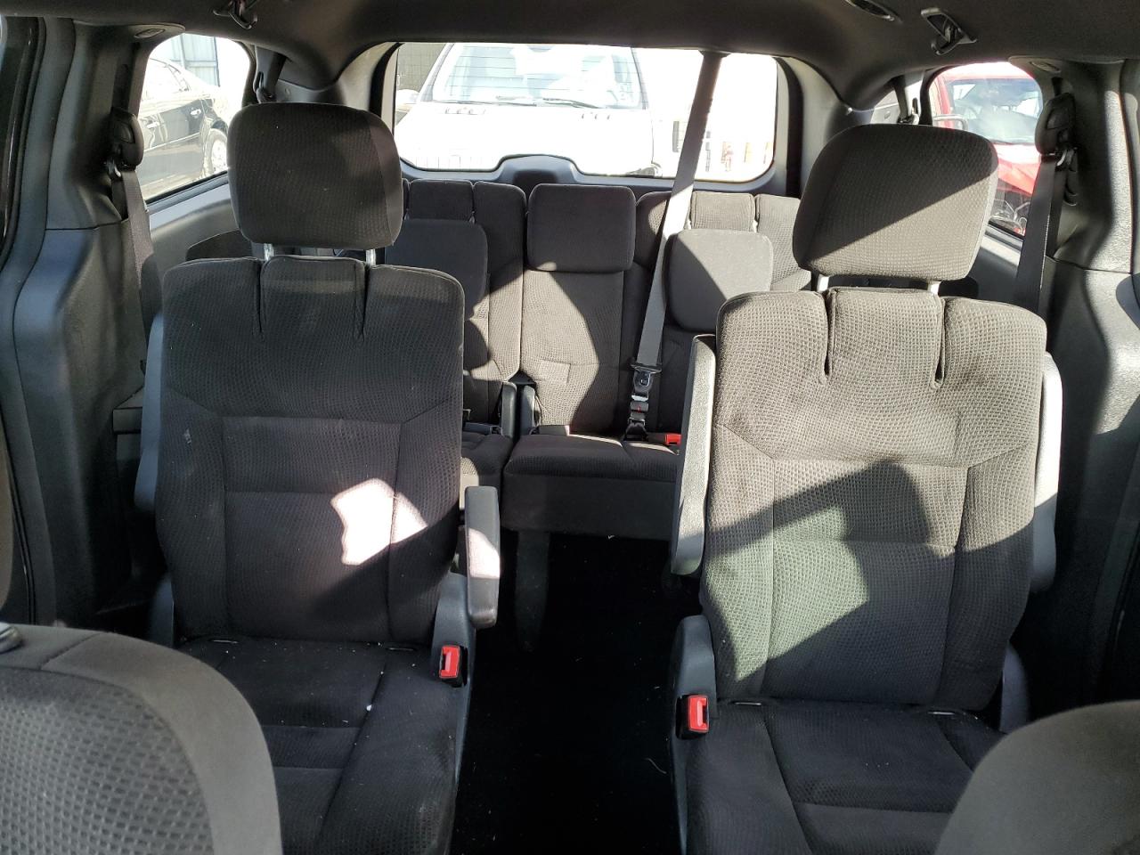 2019 Dodge Caravan - Image 10