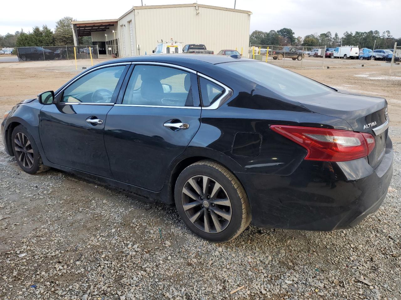 2018 Nissan Altima - Image 2