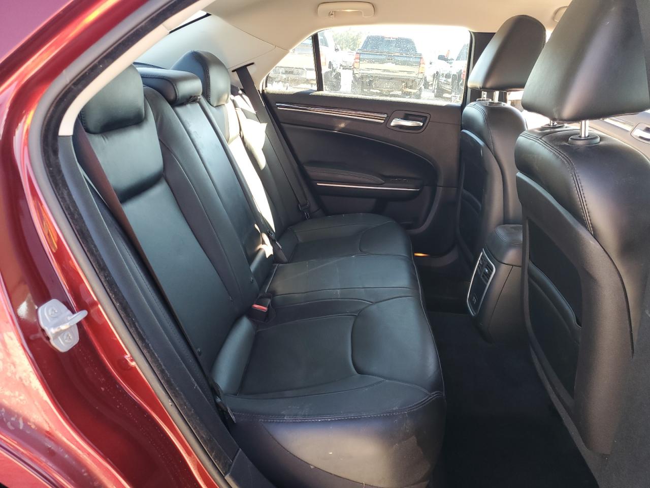 2015 Chrysler 300 - Image 10