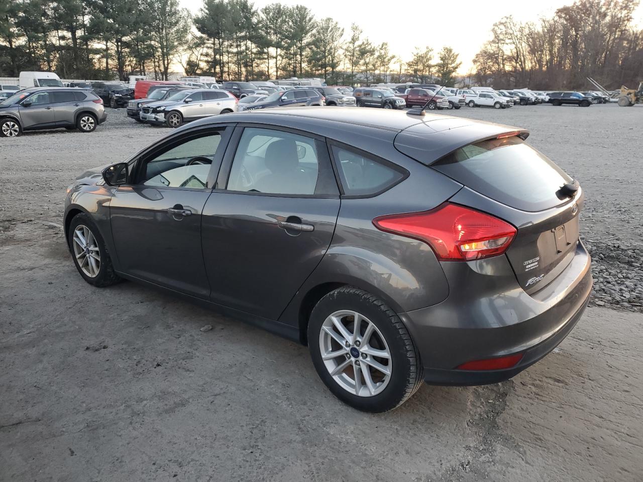 2018 Ford Focus Se VIN: 1FADP3K21JL324089 Lot: 80131994