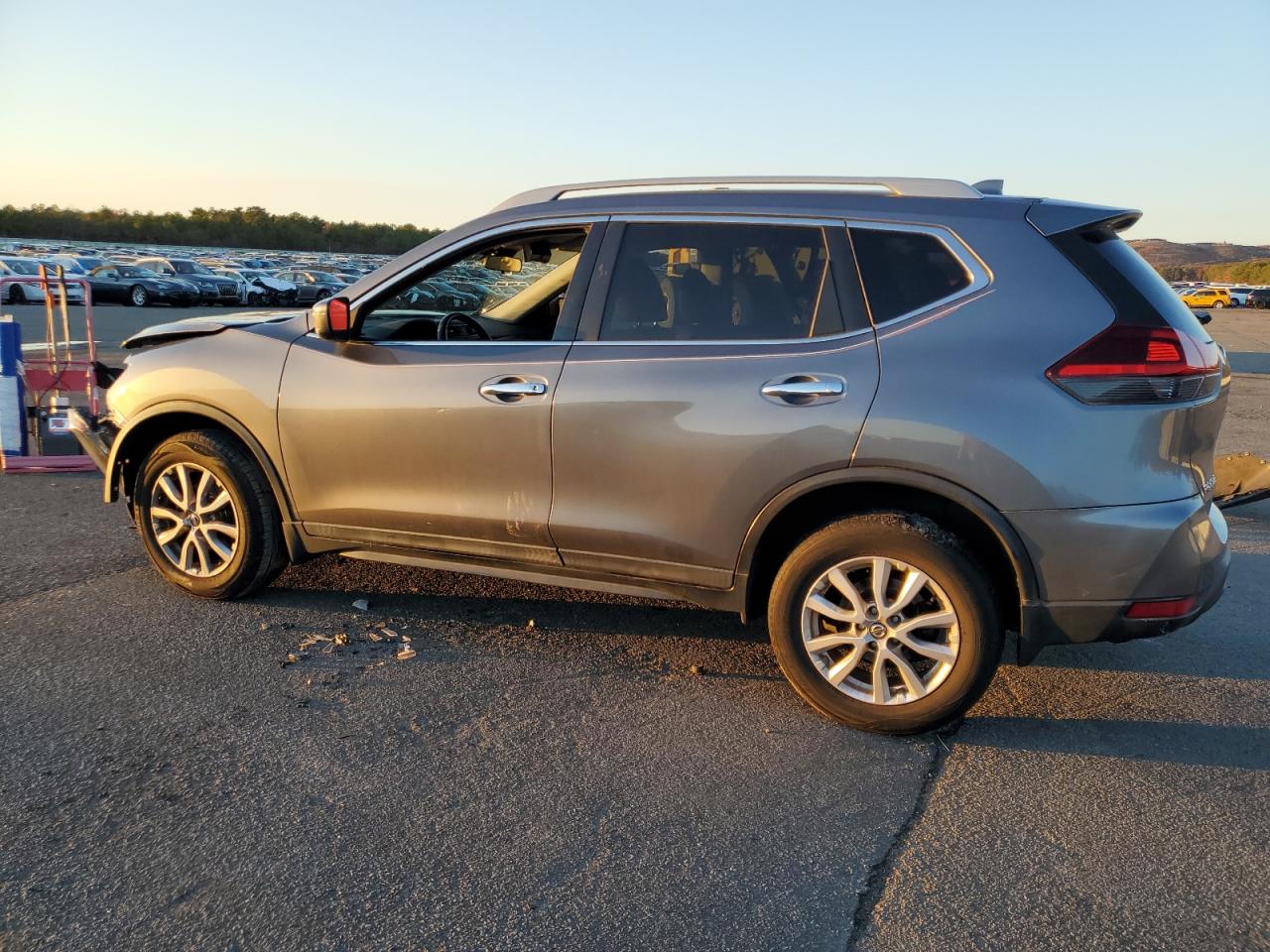 2020 Nissan Rogue - Image 2