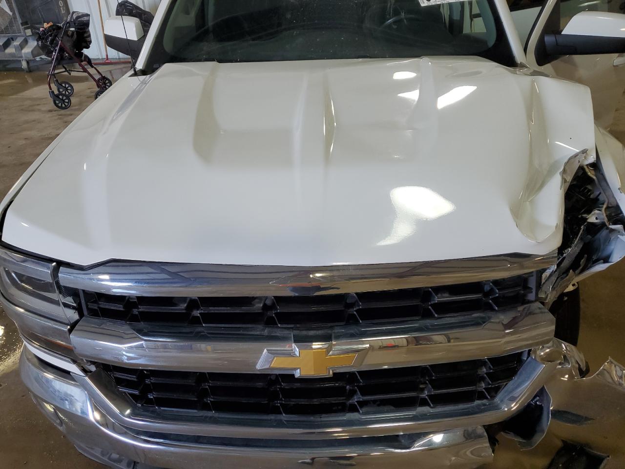 2018 Chevrolet Silverado - Image 11