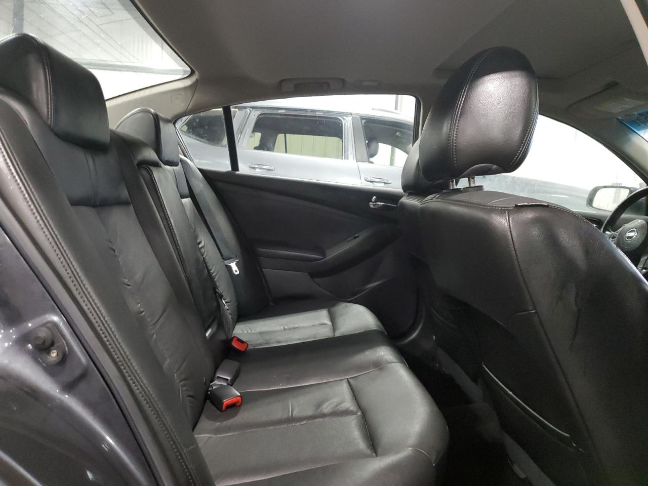 2010 Nissan Altima - Image 10