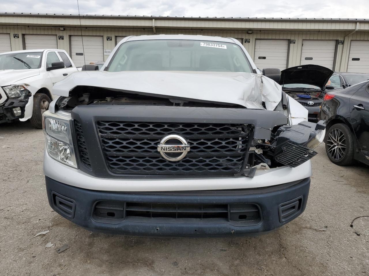 2017 Nissan Titan - Image 5