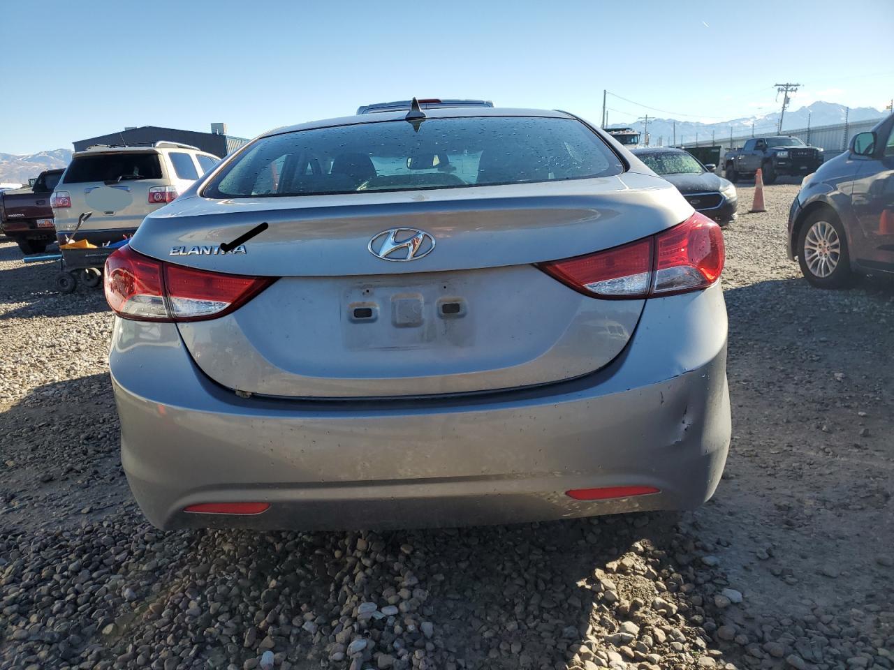 2013 Hyundai Elantra - Image 6