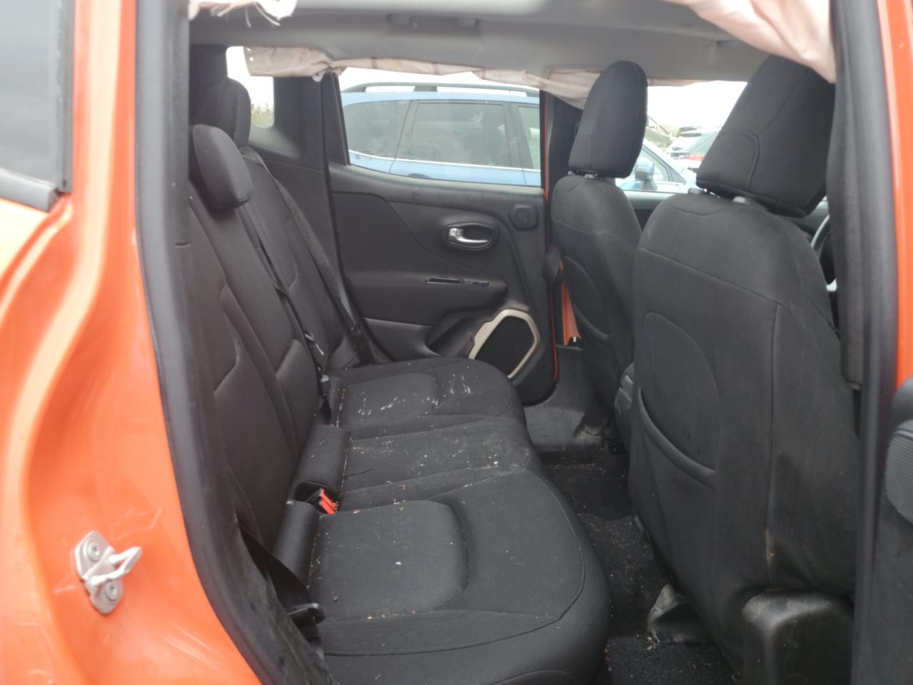2015 Jeep Renegade - Image 10