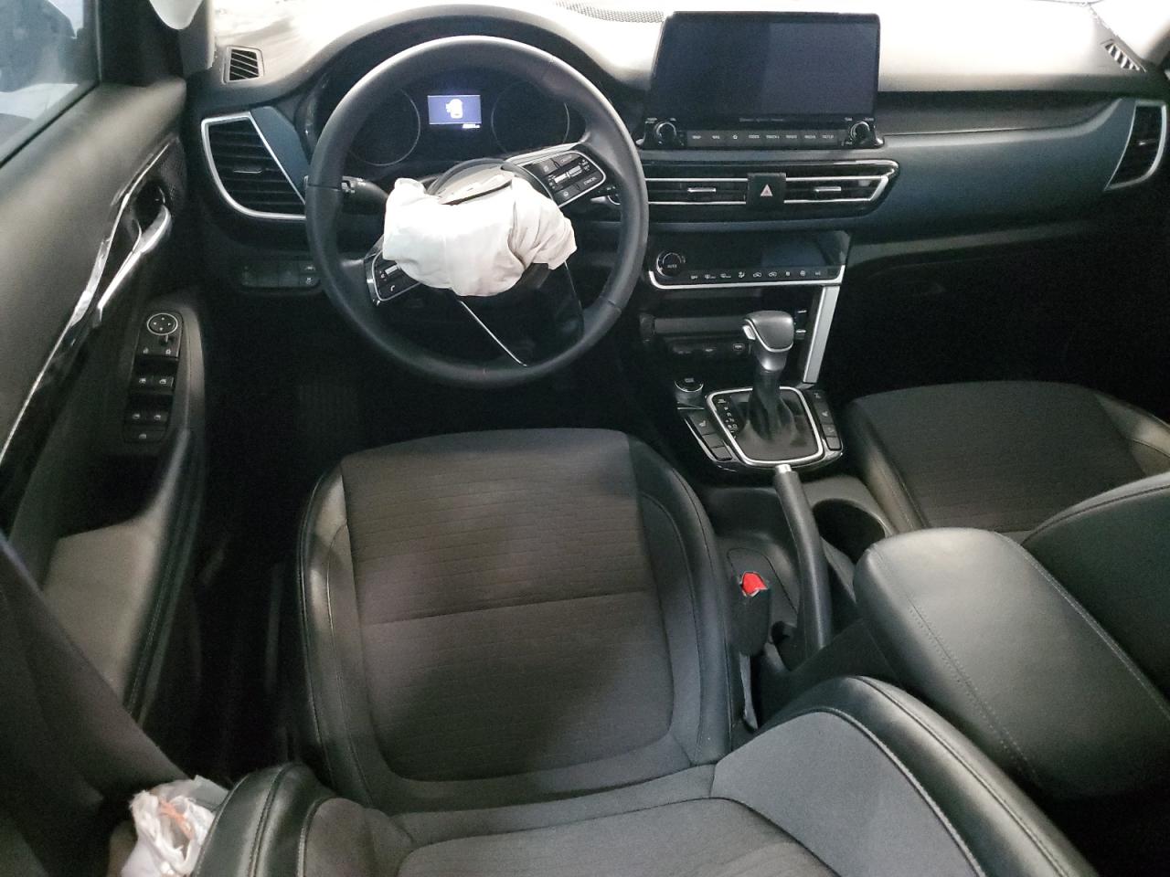 2022 Kia Seltos - Image 8