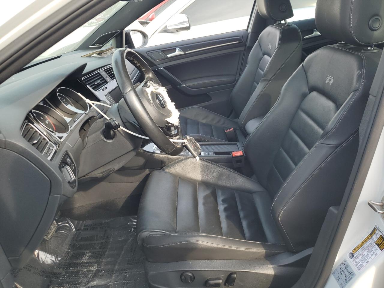 2017 Volkswagen Golf - Image 7