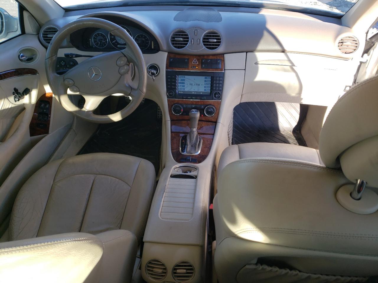 2008 Mercedes-Benz Clk 550 VIN: WDBTK72F38T092697 Lot: 81805274