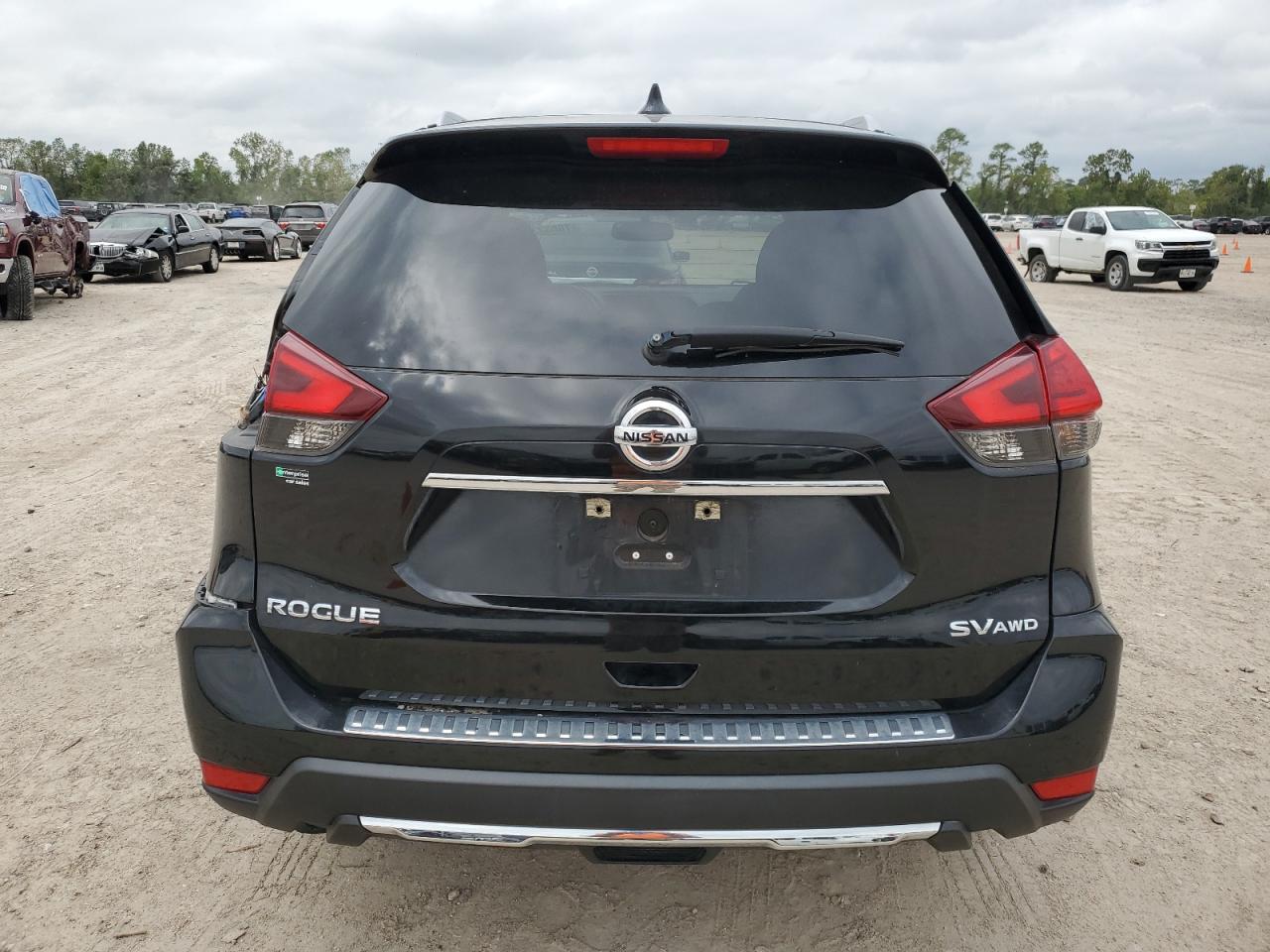 2017 Nissan Rogue - Image 6