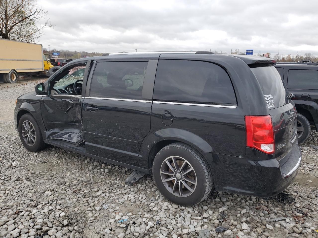 2017 Dodge Caravan - Image 2