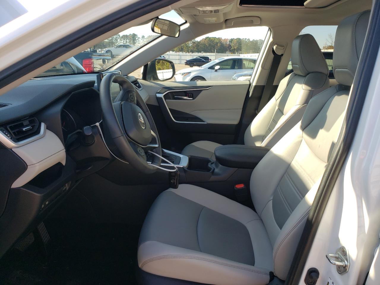 2022 Toyota RAV 4 - Image 7