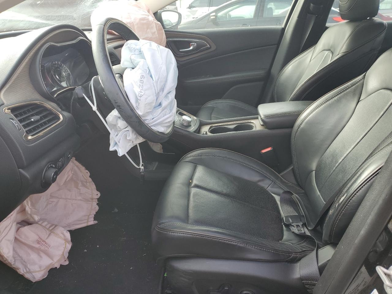 2015 Chrysler 200 - Image 7
