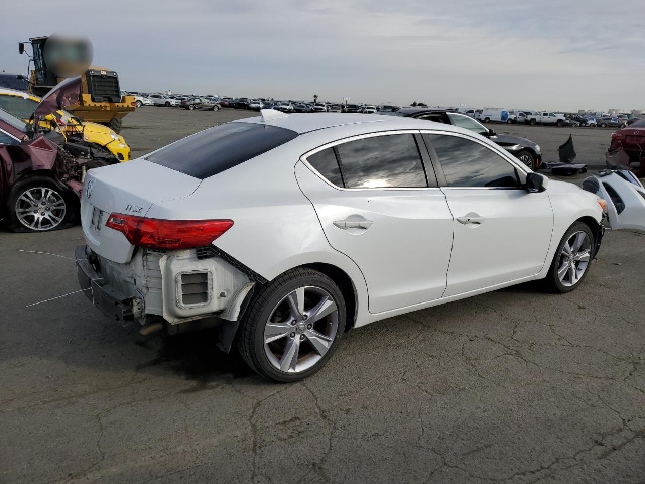 2013 Acura ILX - Image 3