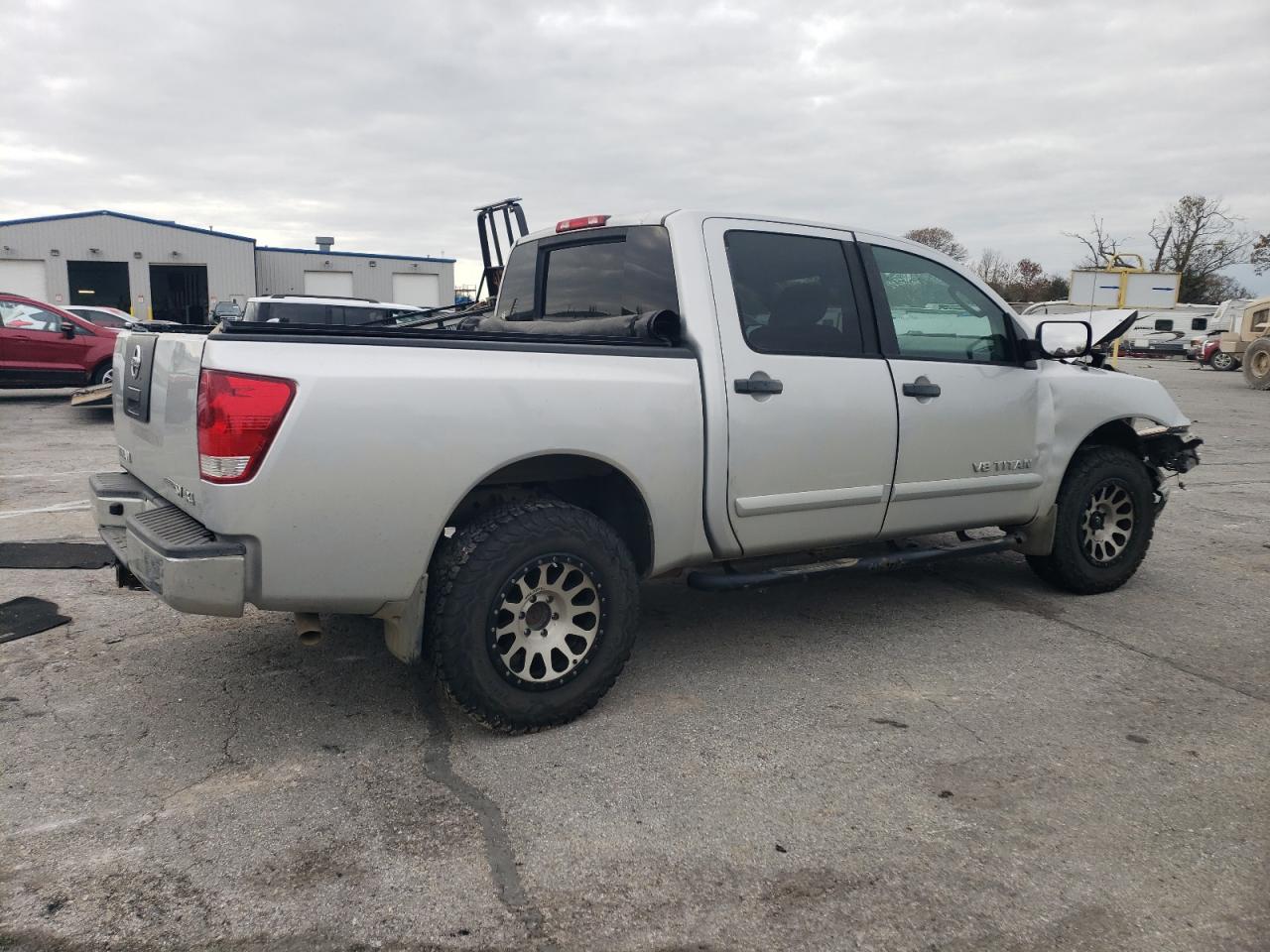 2011 Nissan Titan - Image 3