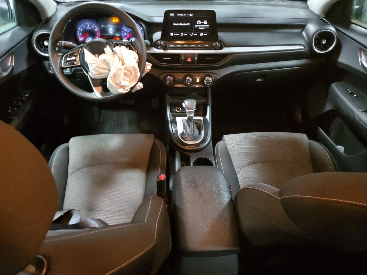 2023 Kia Forte - Image 8