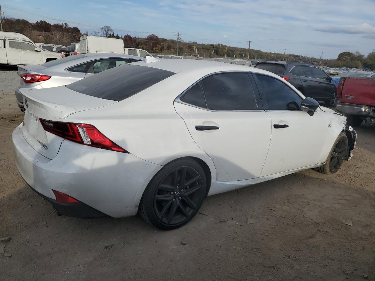 2015 Lexus IS - Image 3